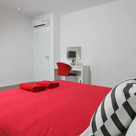 Charm And Apartman *