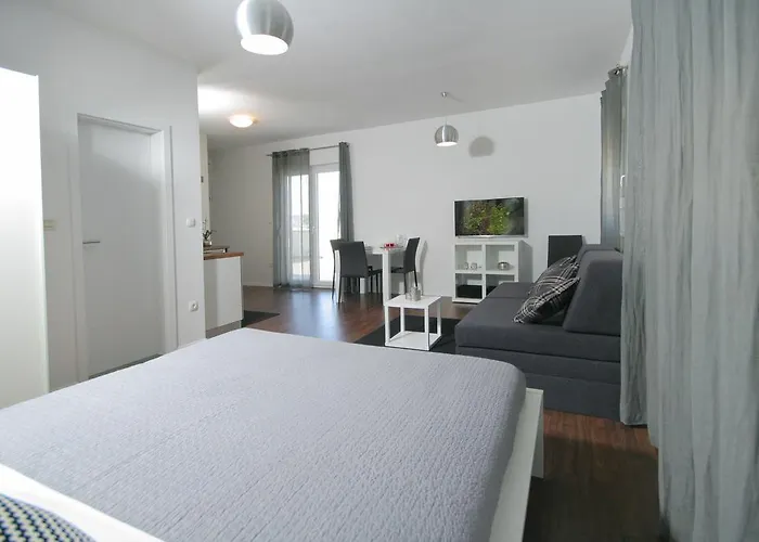 Charm And تروغير