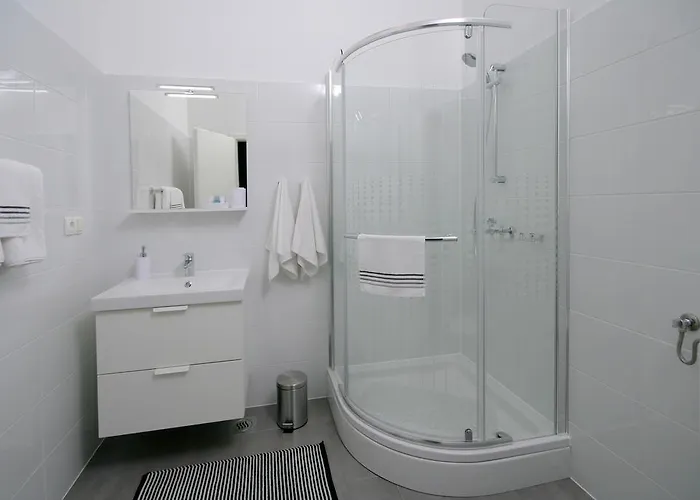 شقة Charm And تروغير