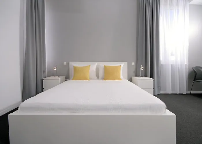 شقة Charm And تروغير